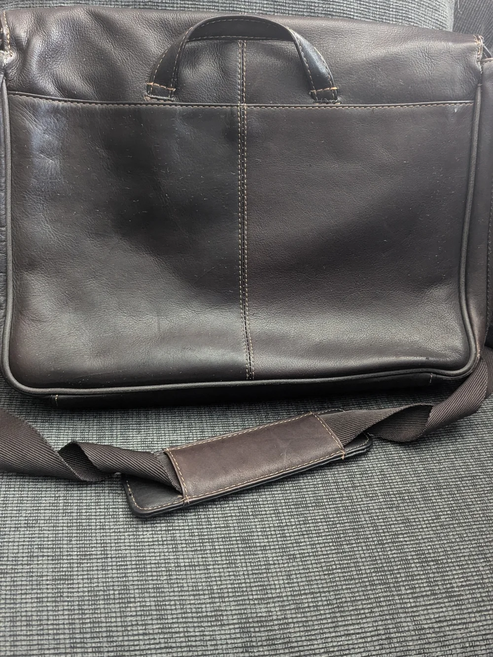 Kenneth Cole Reaction Colombian Leather Crossbody Laptop & Tablet Messenger Bag